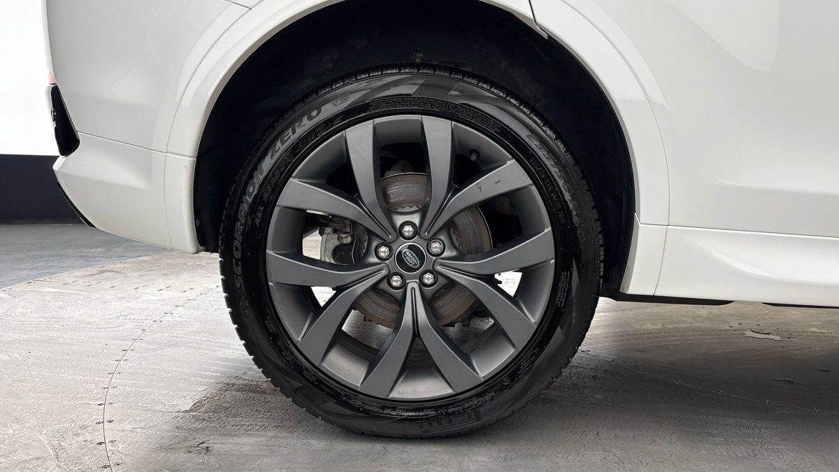 Land Rover Discovery Sport Image 10