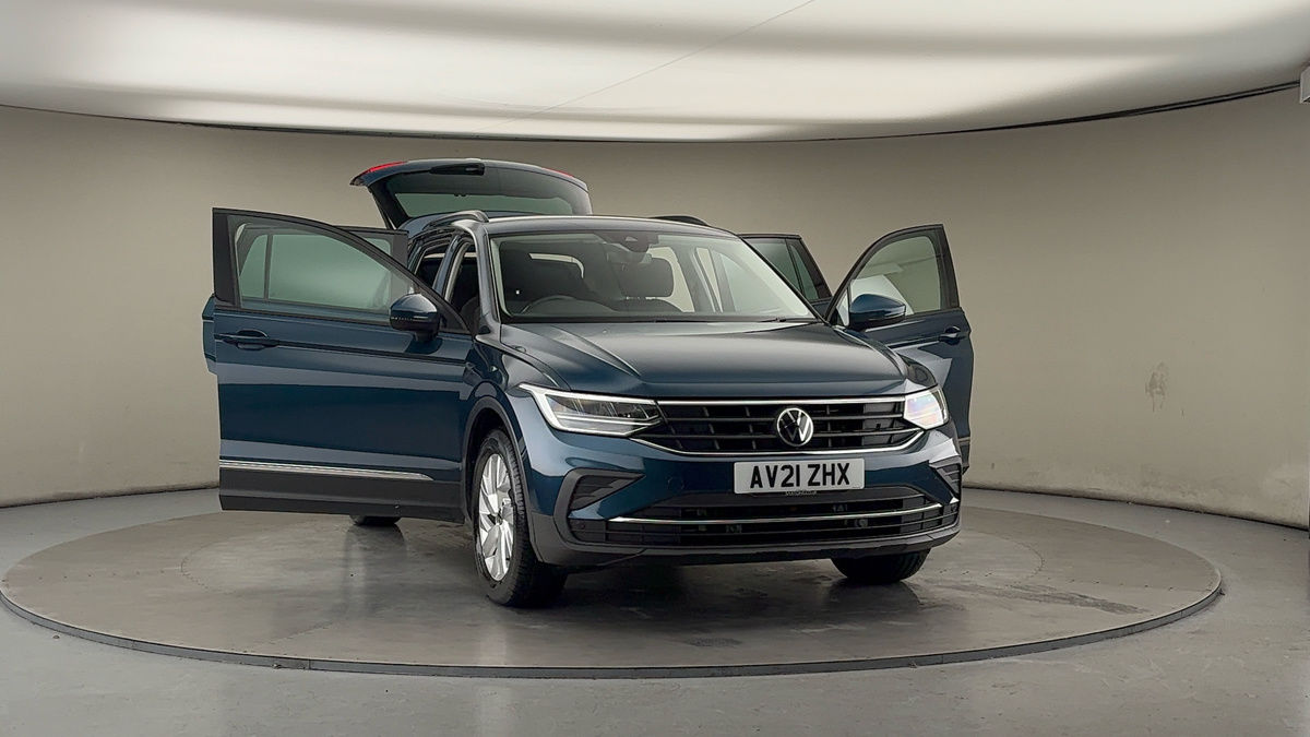 More views of Volkswagen Tiguan