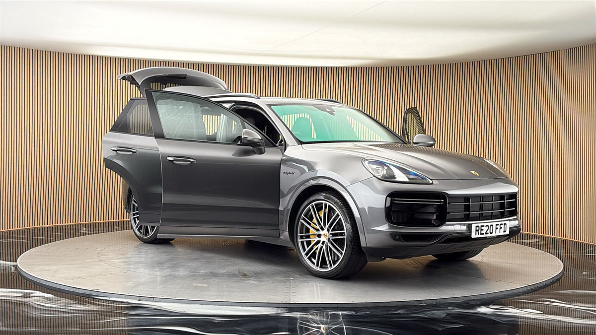 More views of Porsche Cayenne