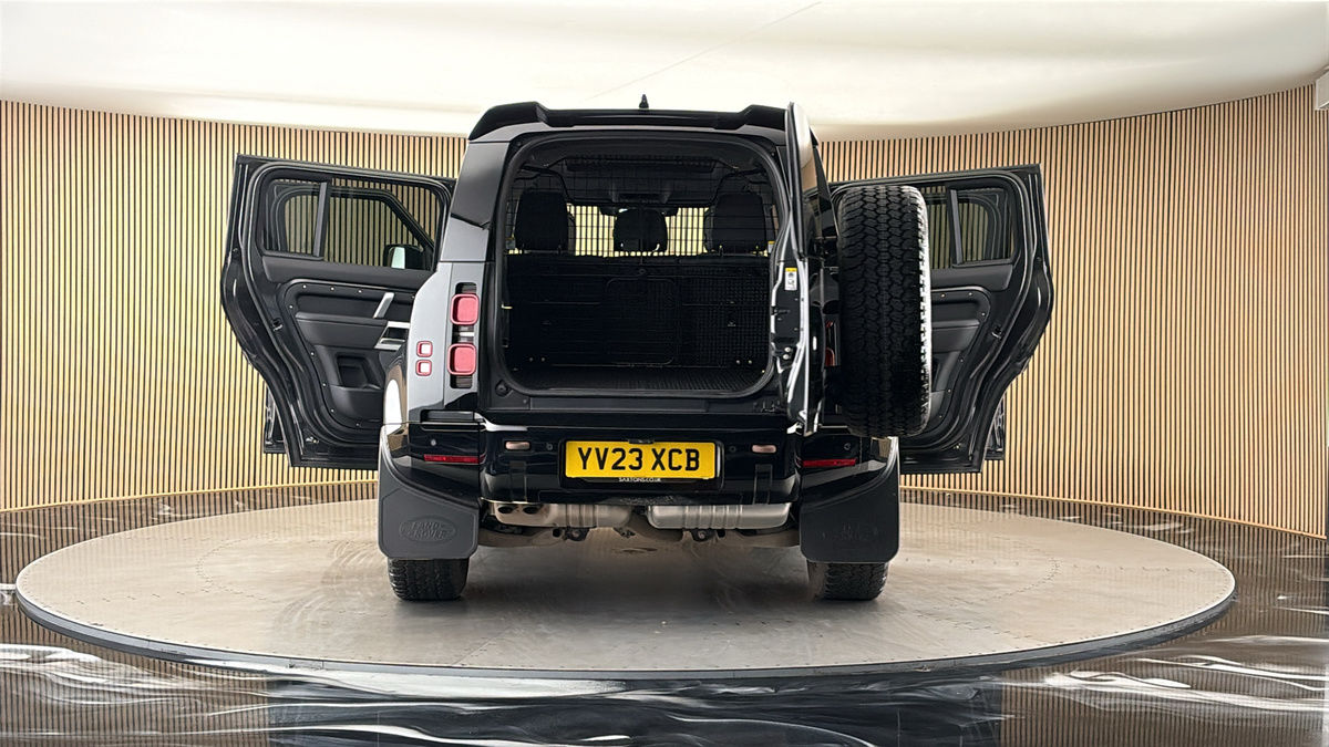 More views of Land Rover Defender 110