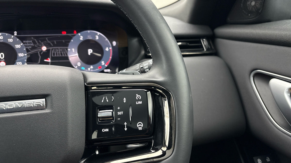 Land Rover Range Rover Velar Image 14