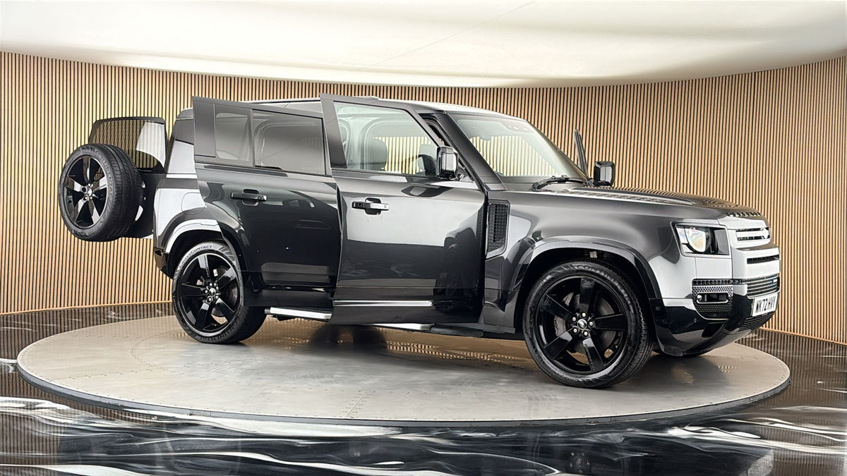 More views of Land Rover Defender 110