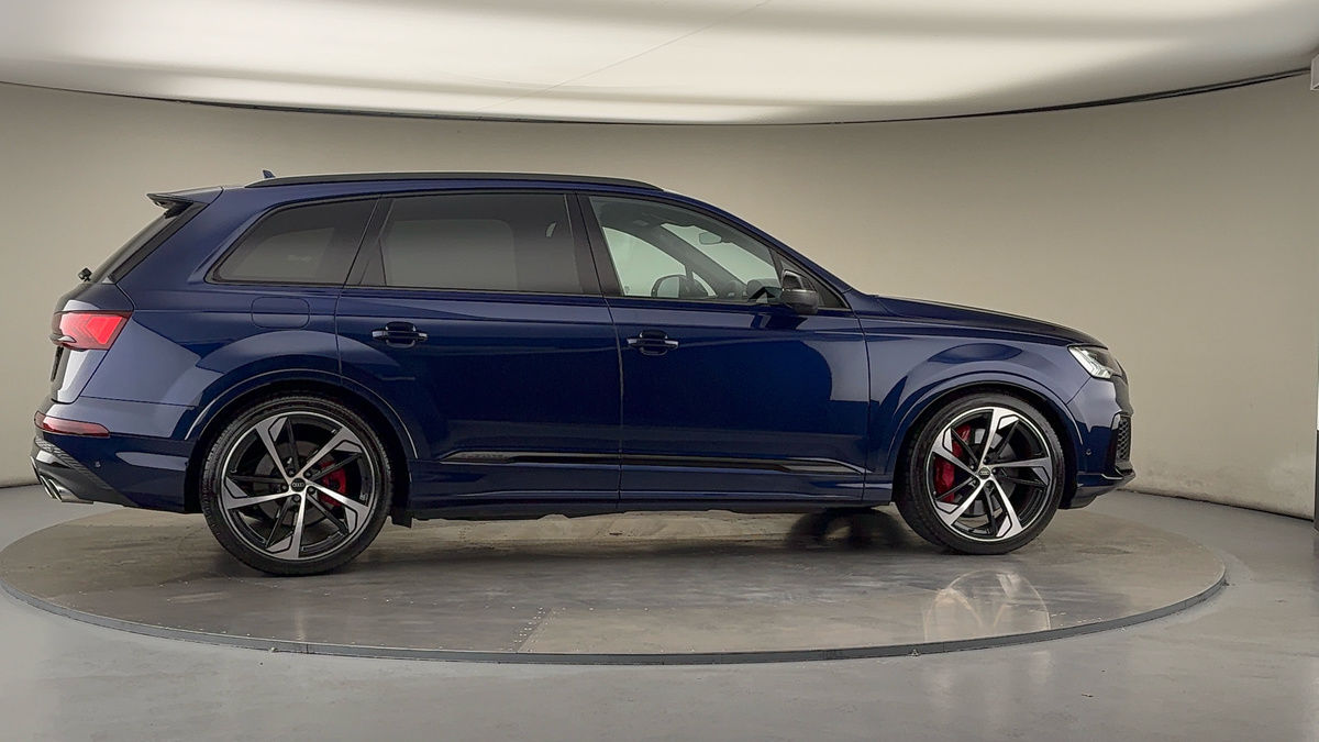 More views of Audi SQ7
