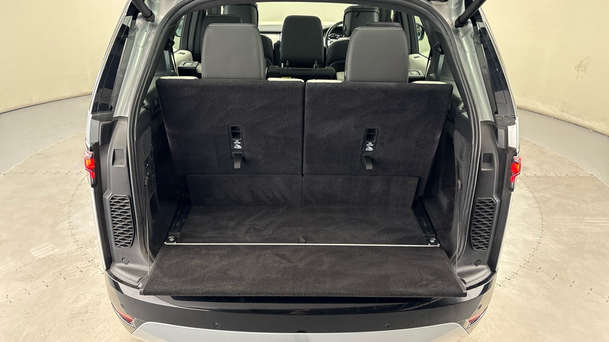Land Rover Discovery Image 11