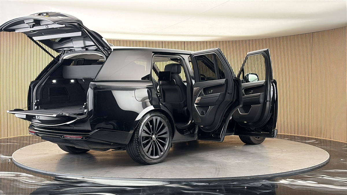 More views of Land Rover Range Rover