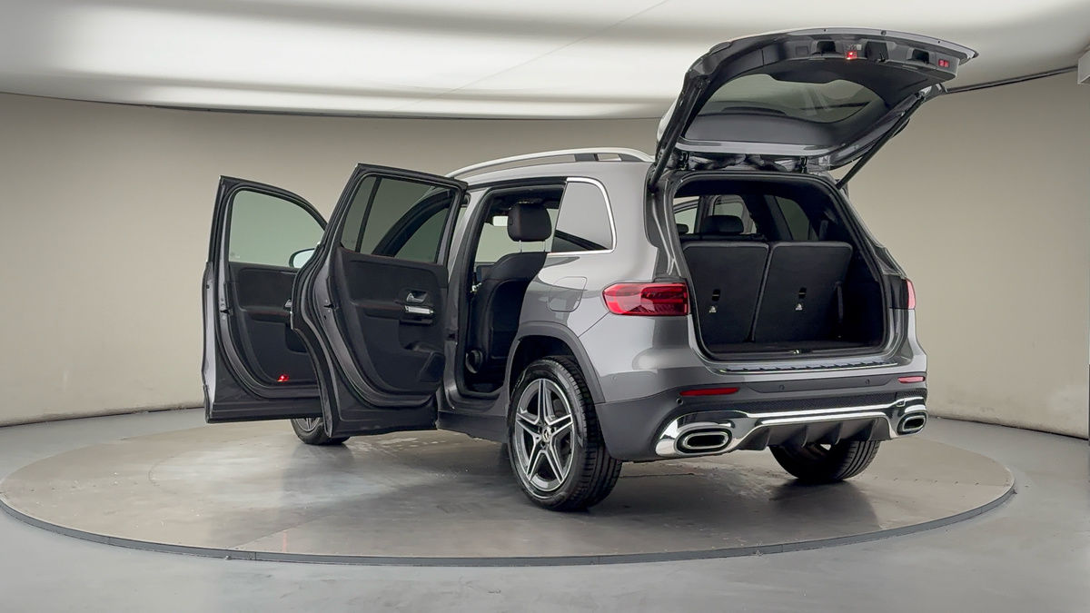 Mercedes-Benz GLB Image 23