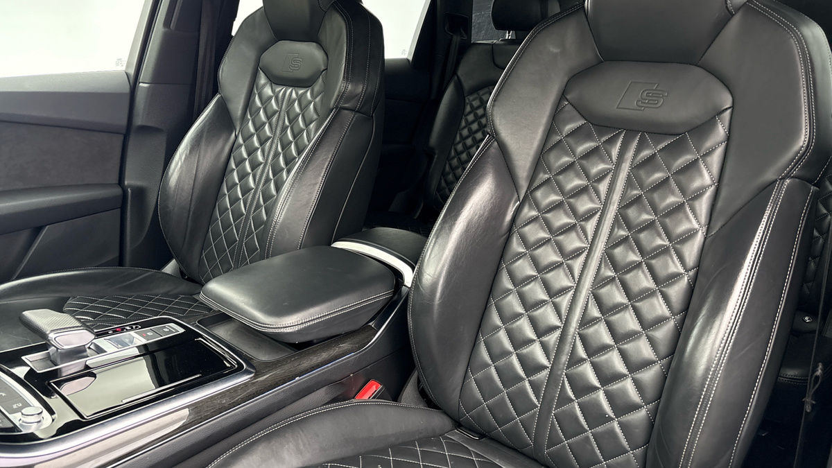 Audi SQ7 Image 7