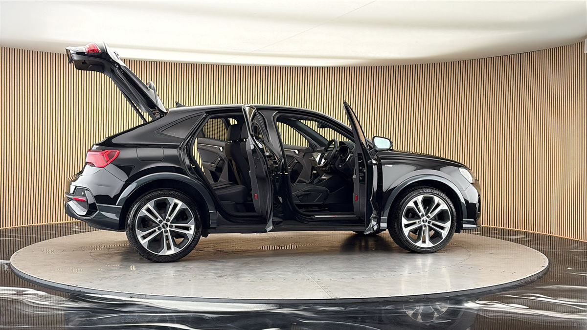 More views of Audi Q3