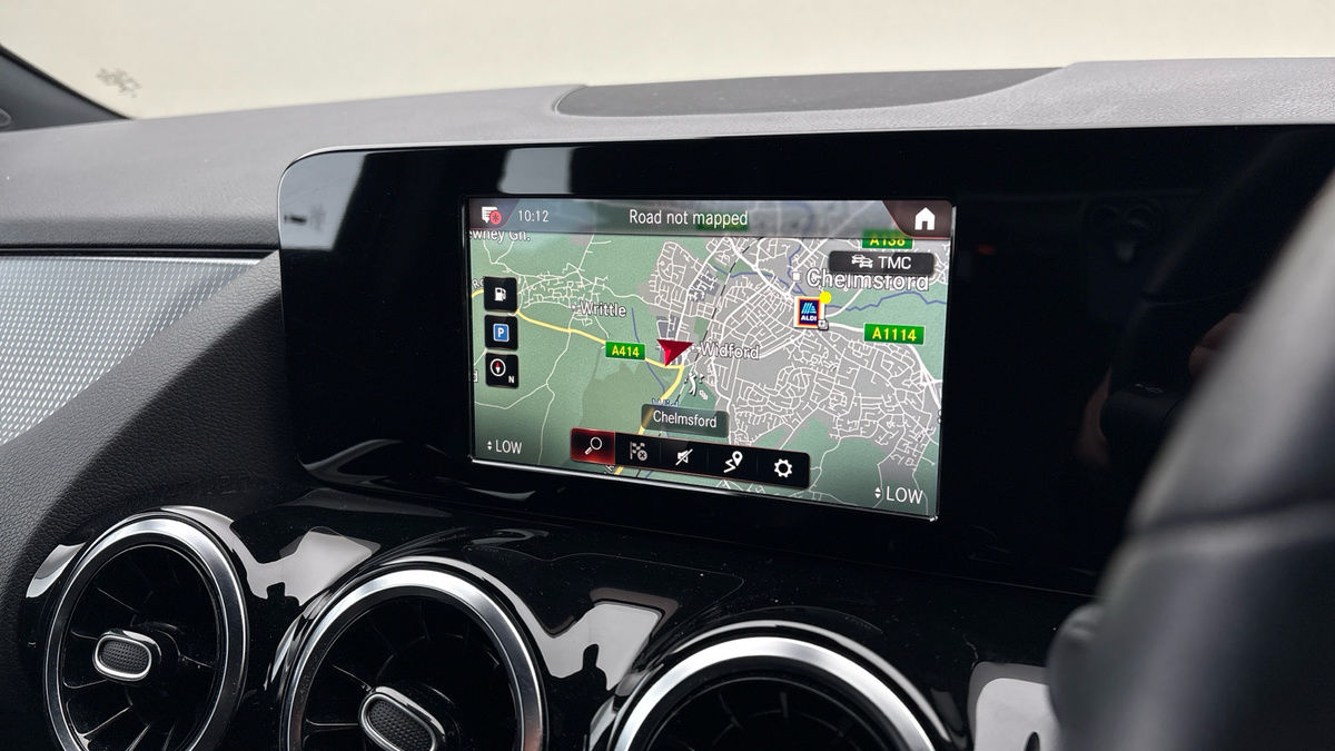 Mercedes-Benz GLA Image 17