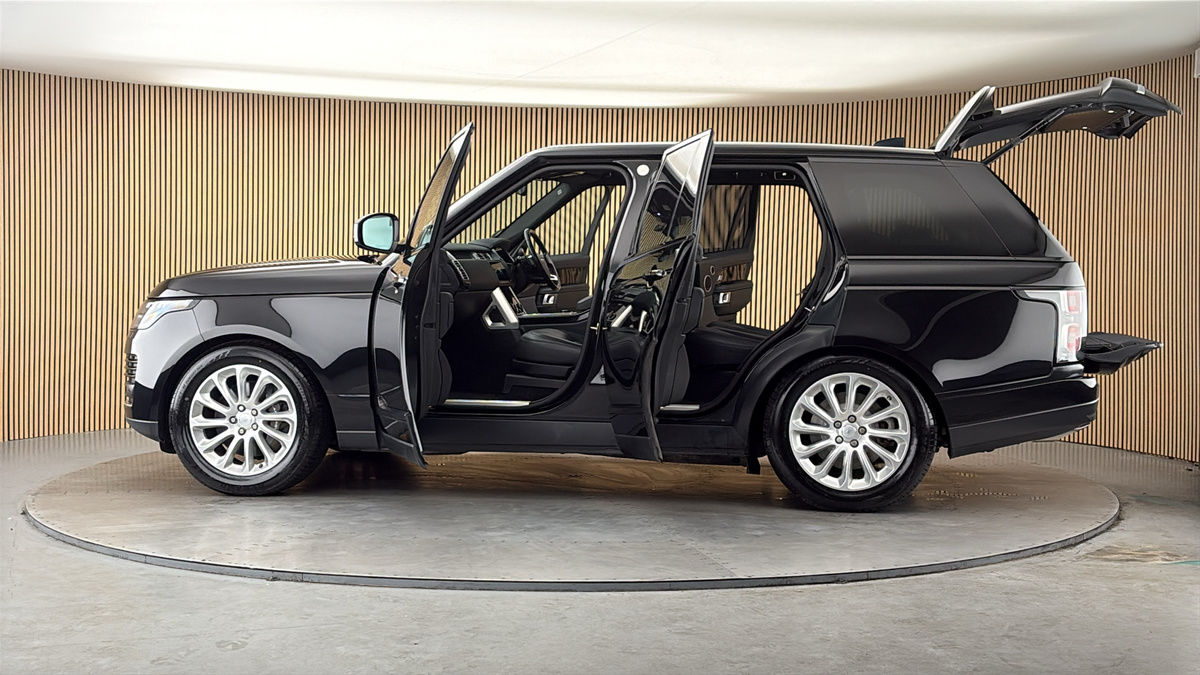 More views of Land Rover Range Rover