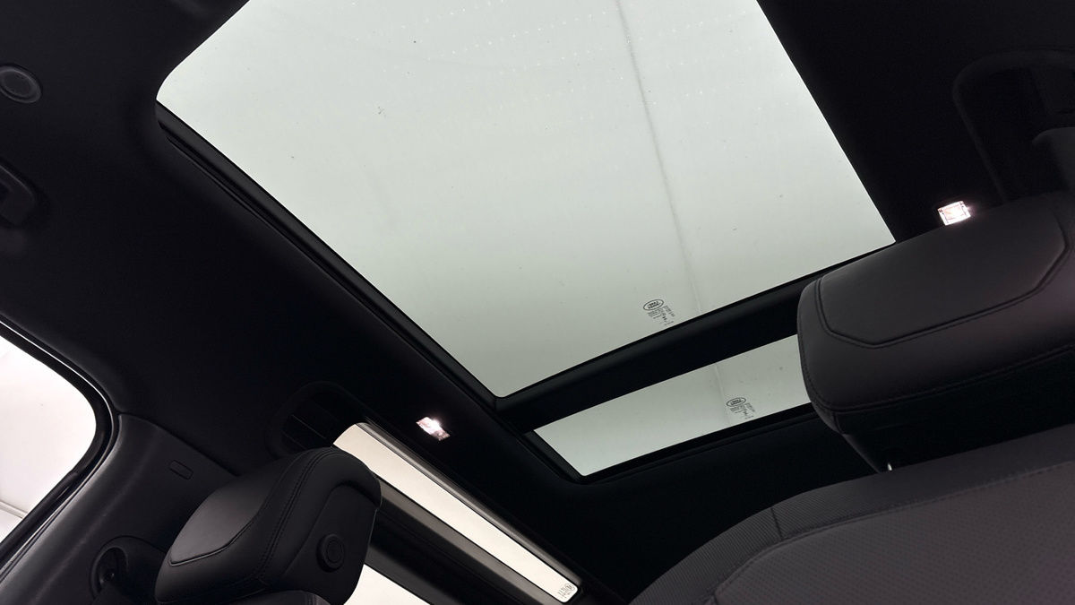 Land Rover Defender 90 Image 12