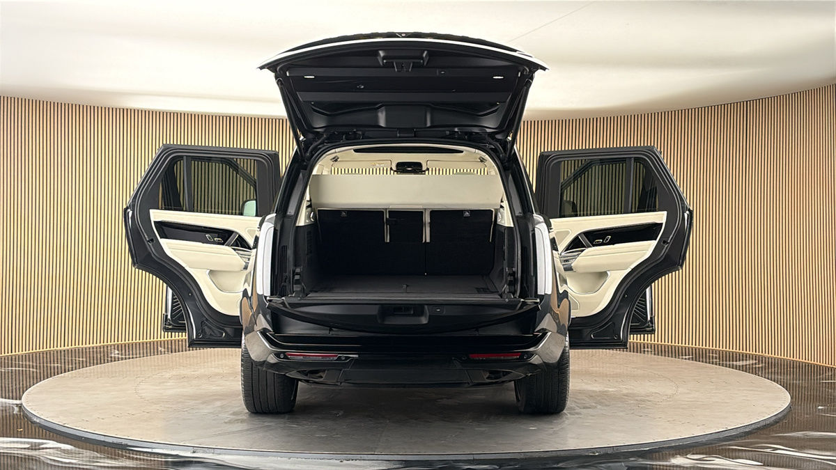 More views of Land Rover Range Rover