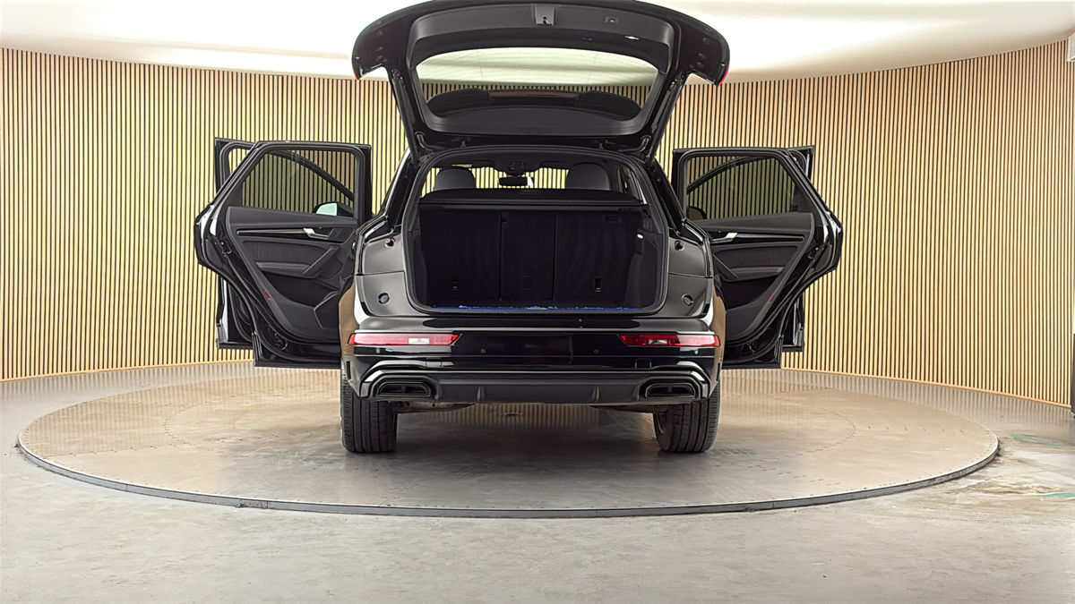More views of Audi Q5
