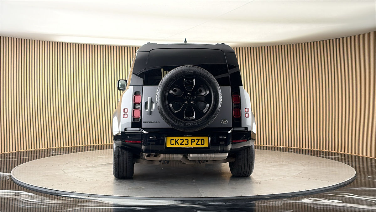 More views of Land Rover Defender 110