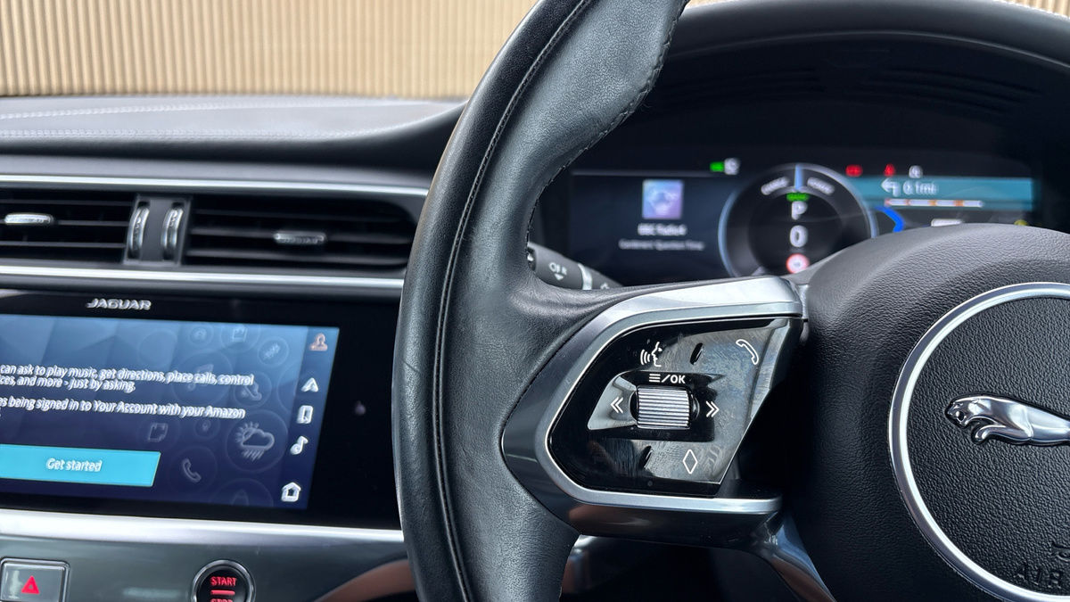 Jaguar I-PACE Image 13