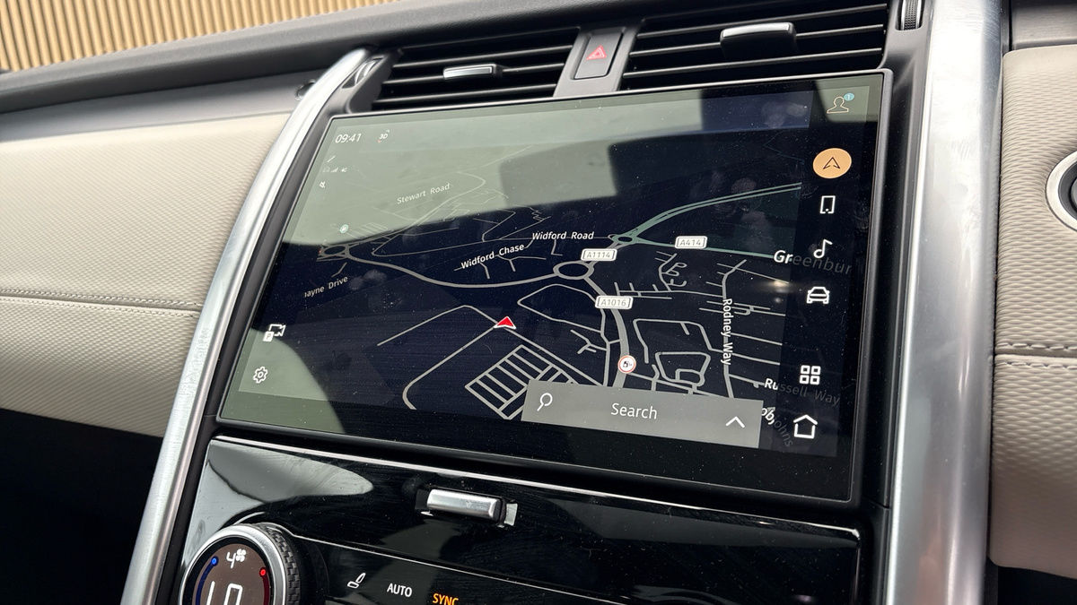 Land Rover Discovery Image 17