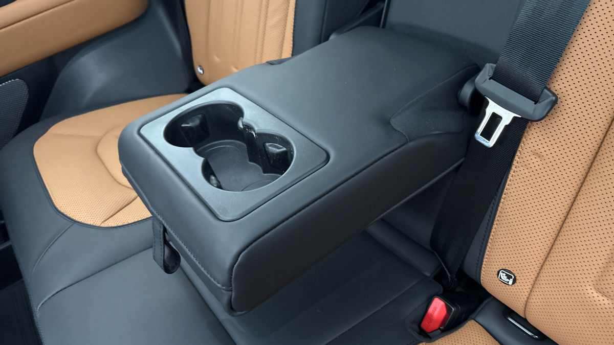 Land Rover Defender 90 Image 9