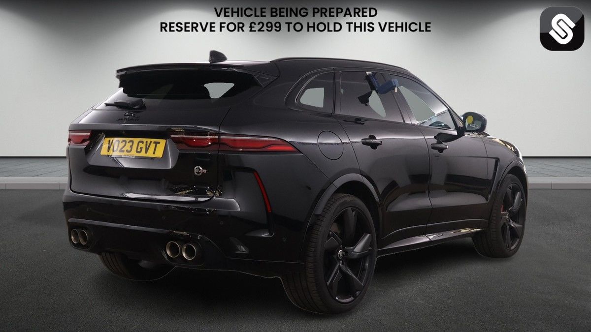 Jaguar F-PACE Image 4