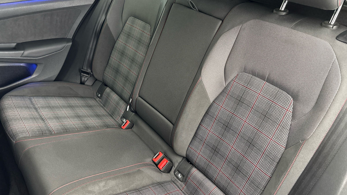 Volkswagen Golf Image 8