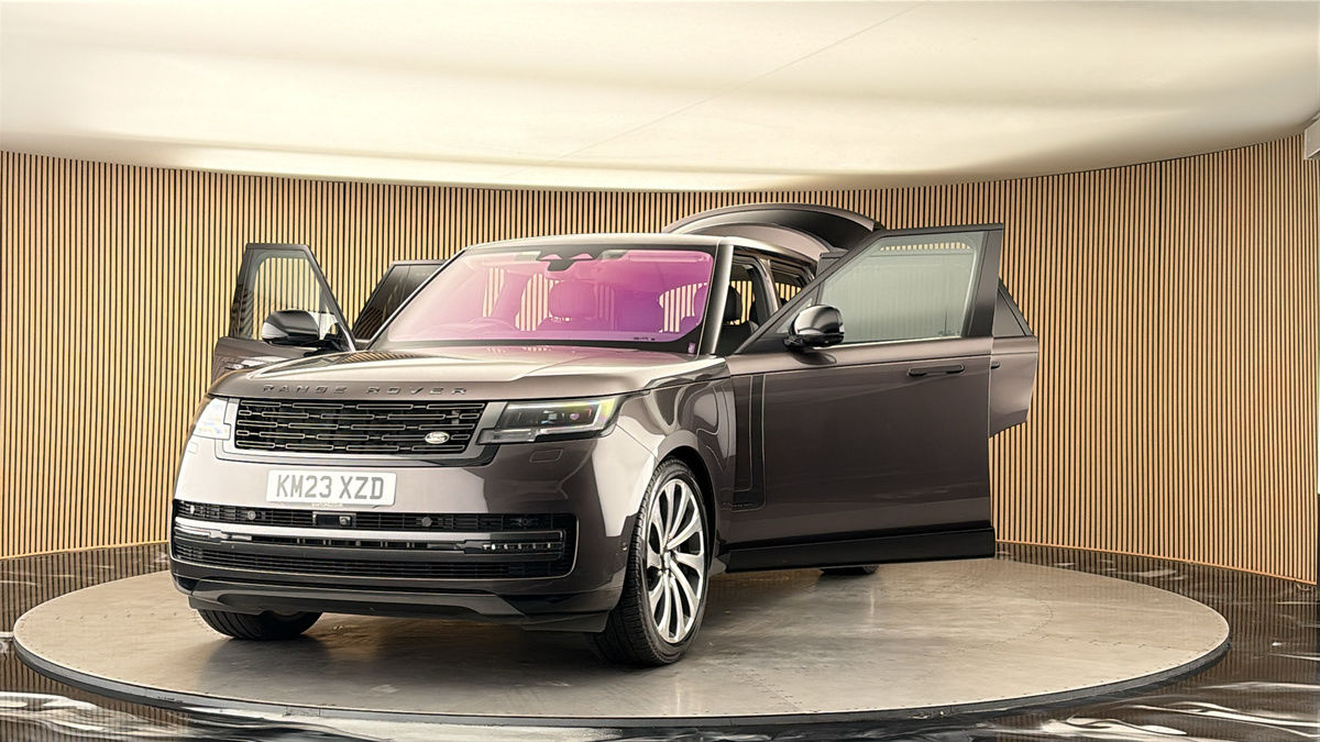 More views of Land Rover Range Rover
