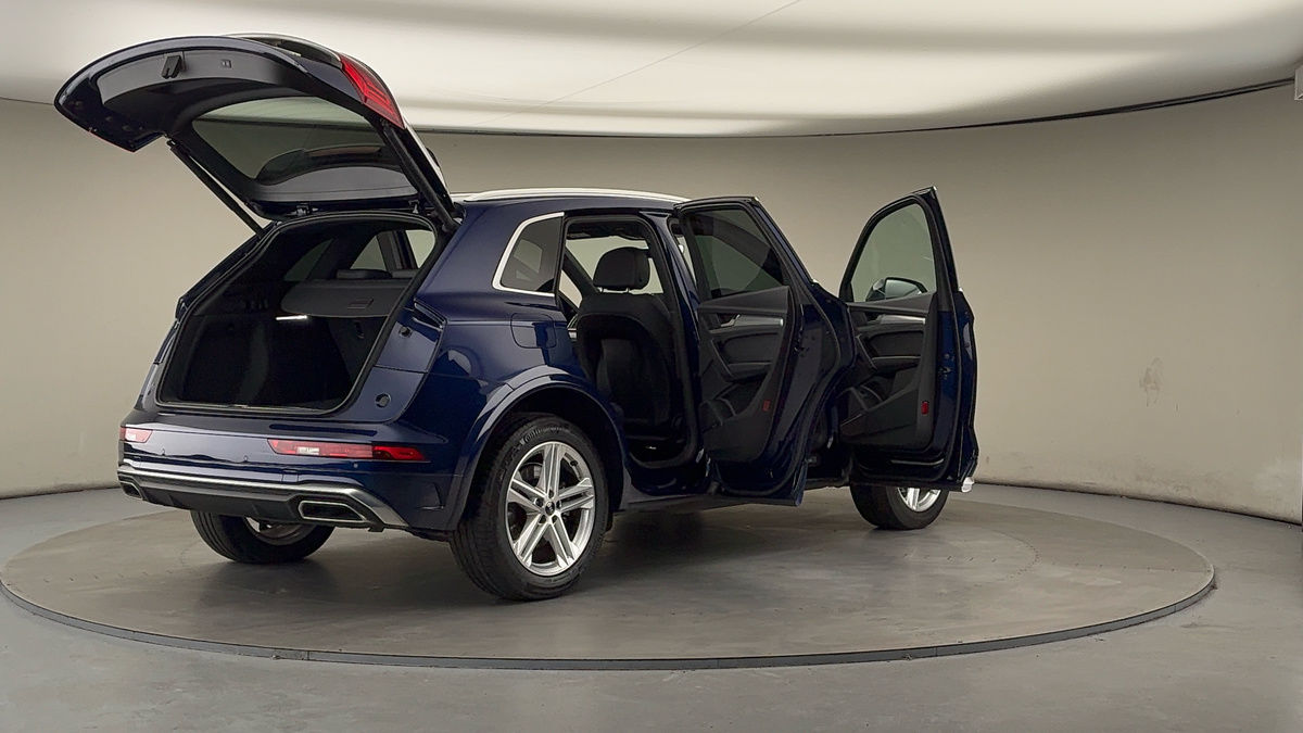 More views of Audi Q5