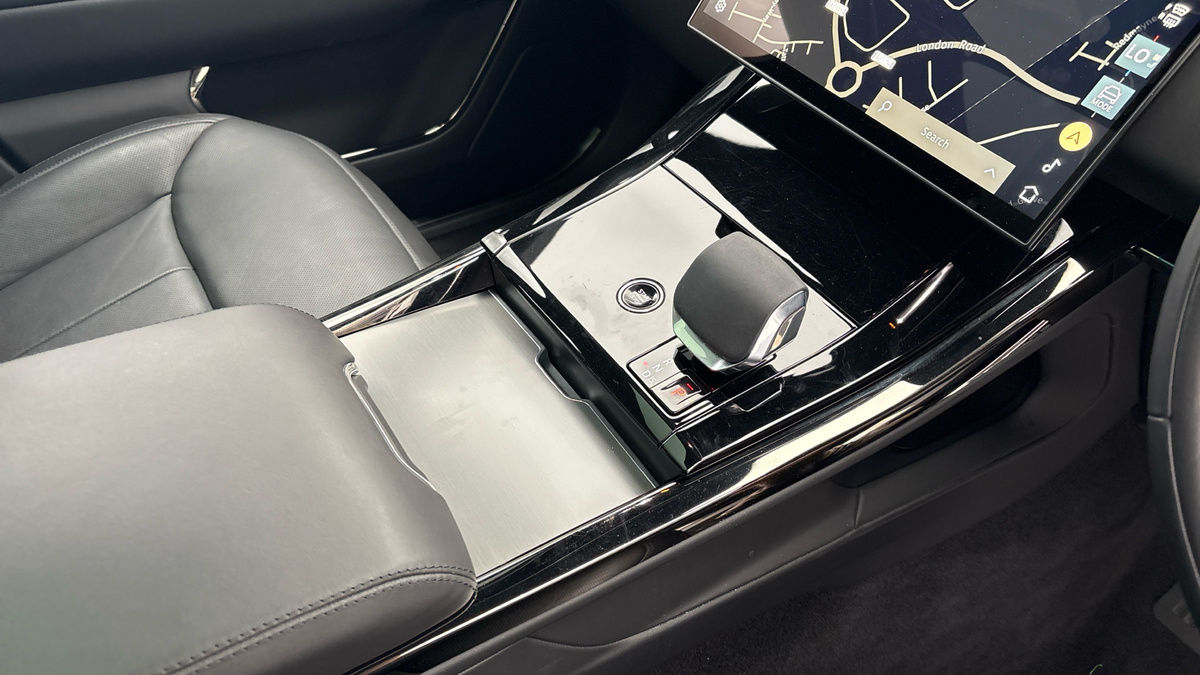 Land Rover Range Rover Sport Image 18