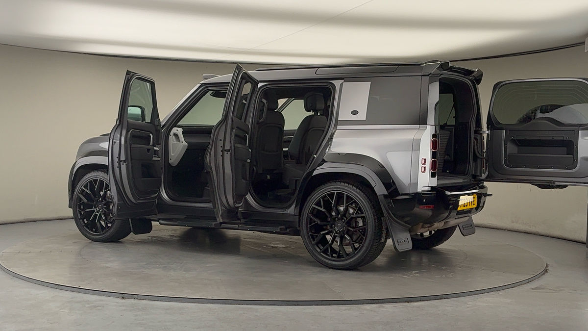 More views of Land Rover Defender 110