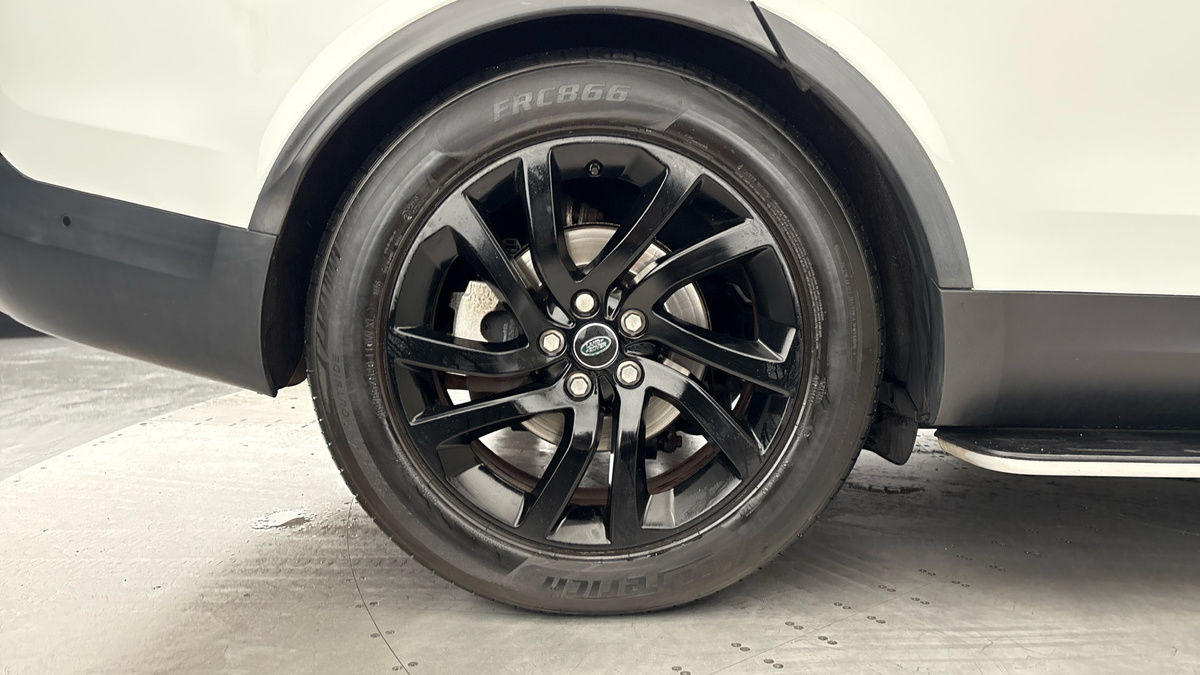 Land Rover Discovery Image 10