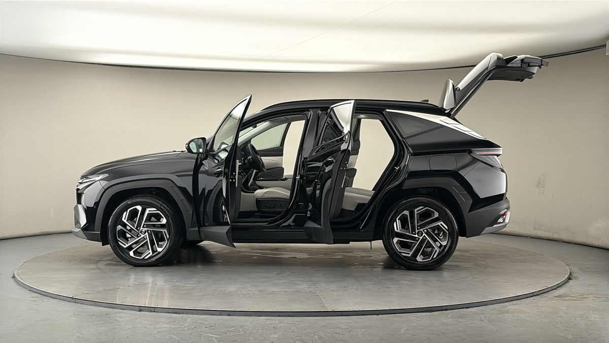 More views of Hyundai TUCSON