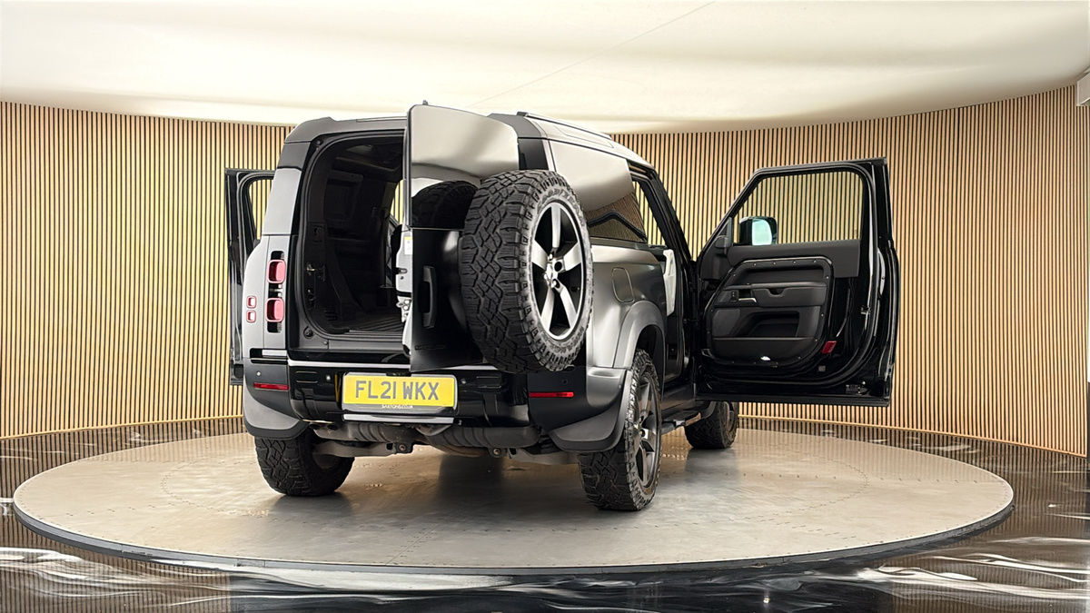 More views of Land Rover Defender 90