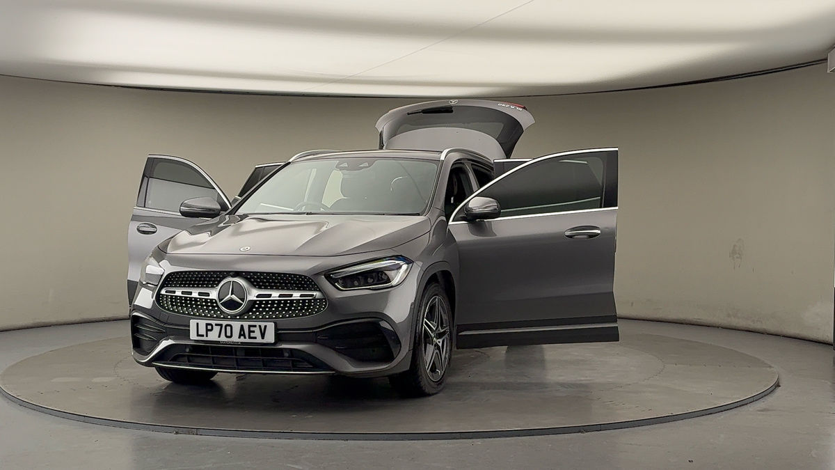 More views of Mercedes-Benz GLA