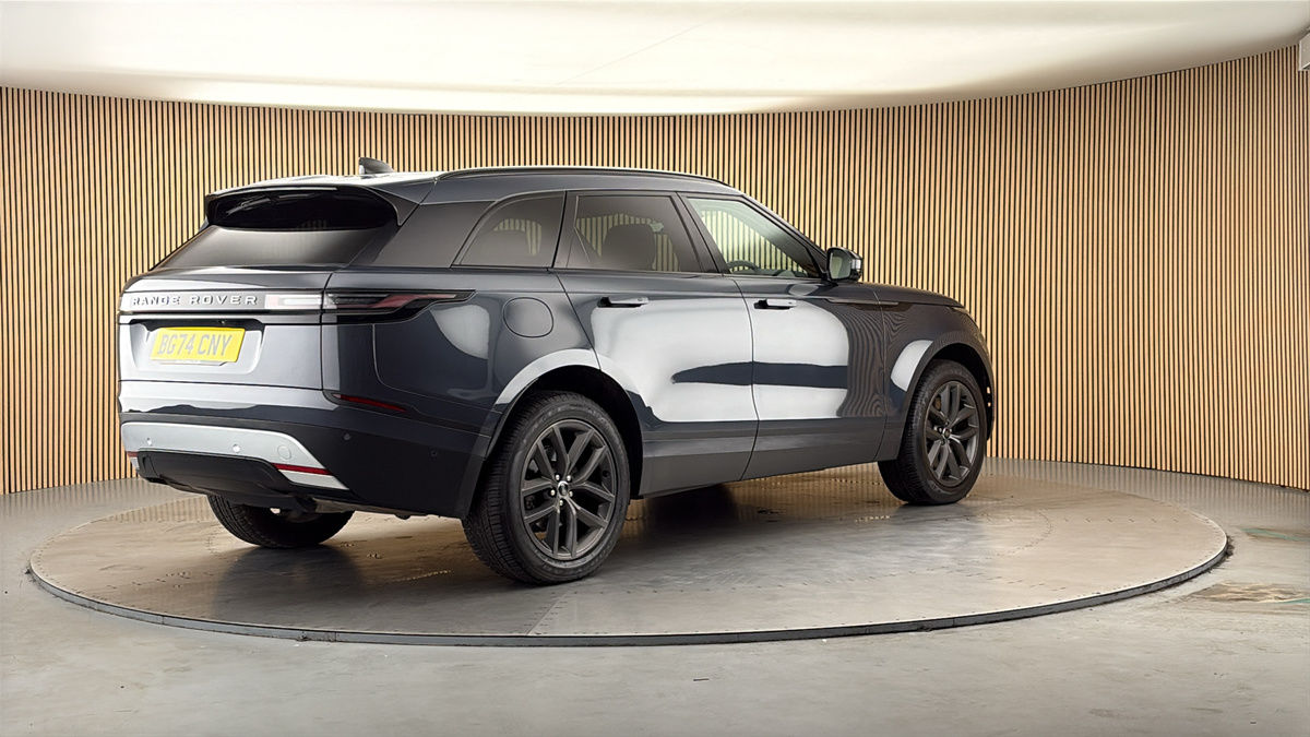 Land Rover Range Rover Velar Image 21