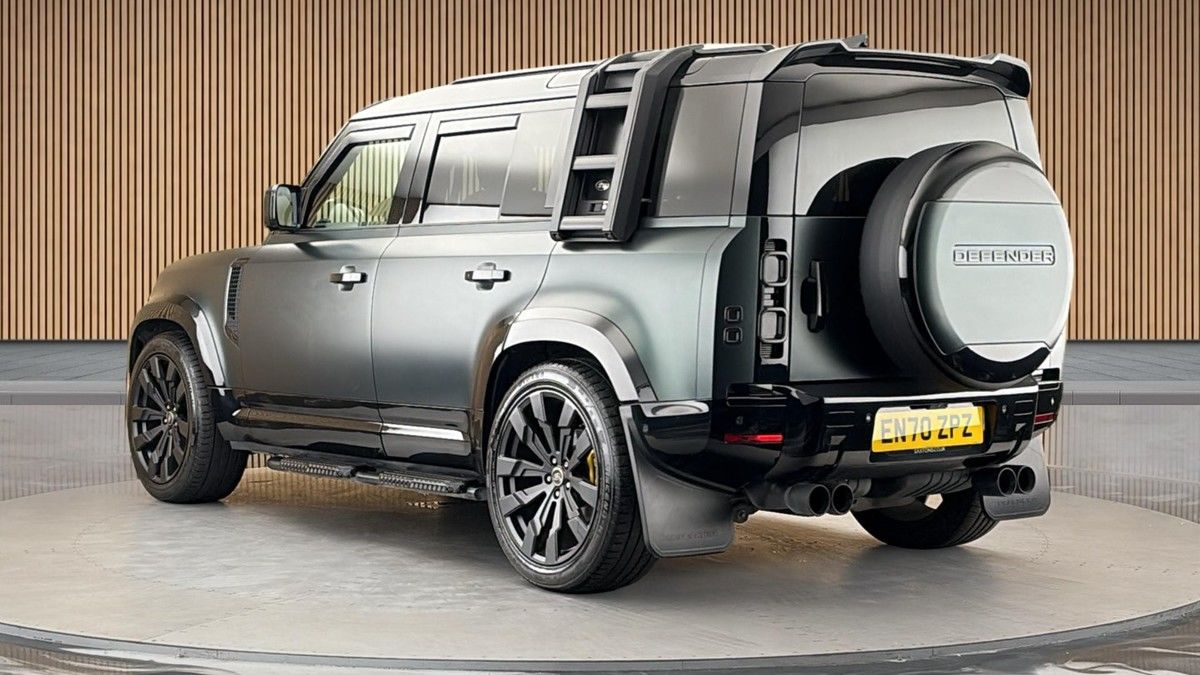 Land Rover Defender 110 Image 2