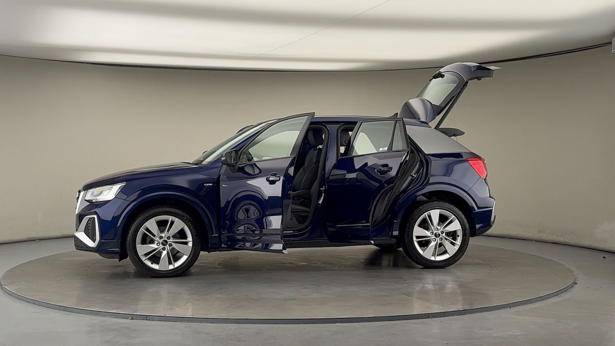 More views of Audi Q2