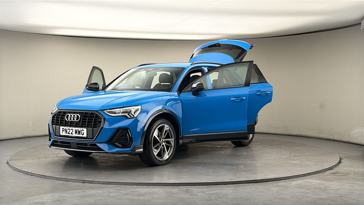 More views of Audi Q3