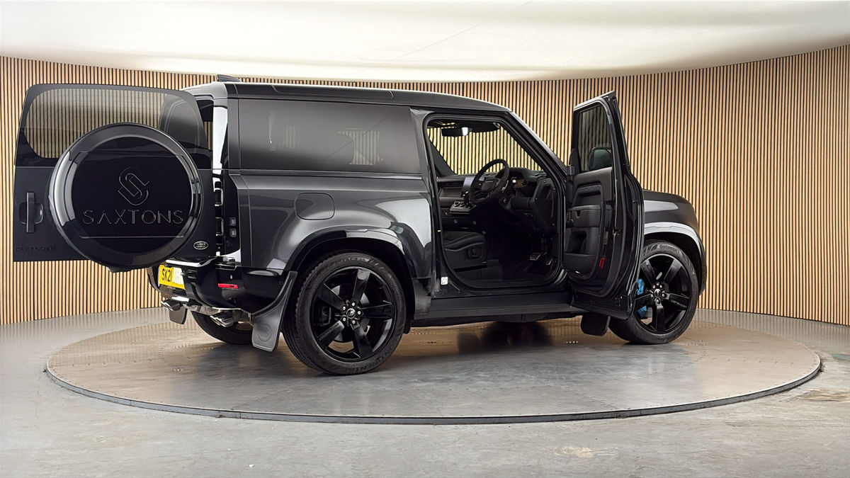 More views of Land Rover Defender 90