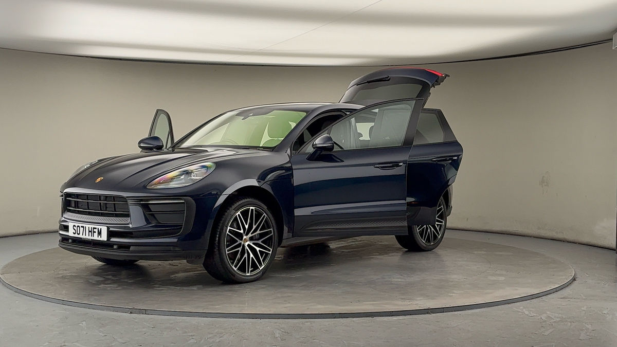 More views of Porsche Macan