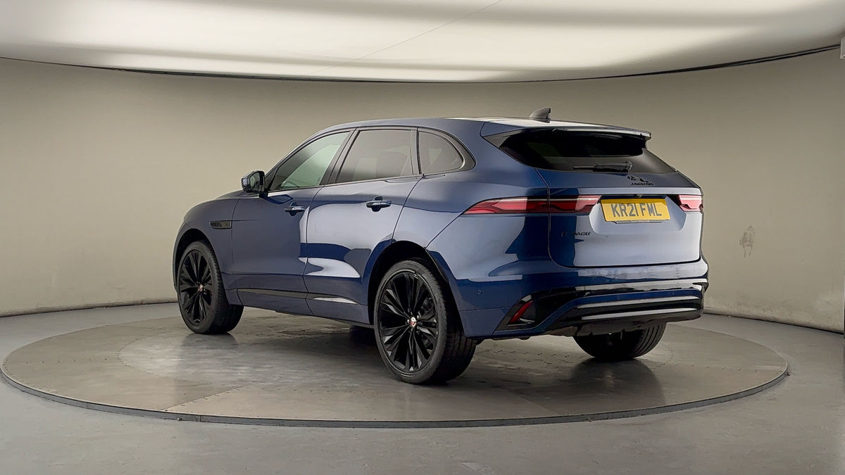 Jaguar F-PACE Image 2