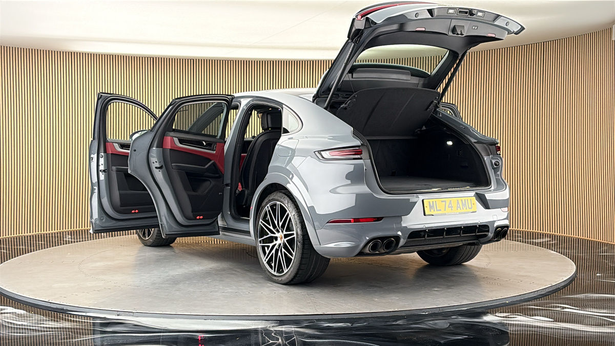 Porsche Cayenne Image 23