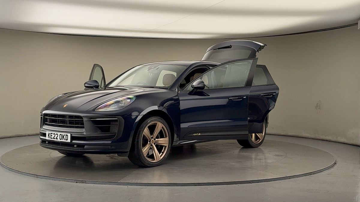 More views of Porsche Macan