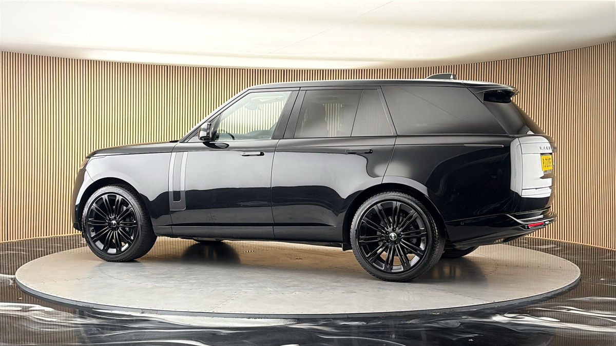 More views of Land Rover Range Rover
