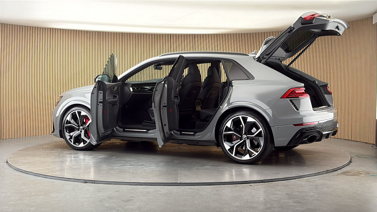More views of Audi RSQ8