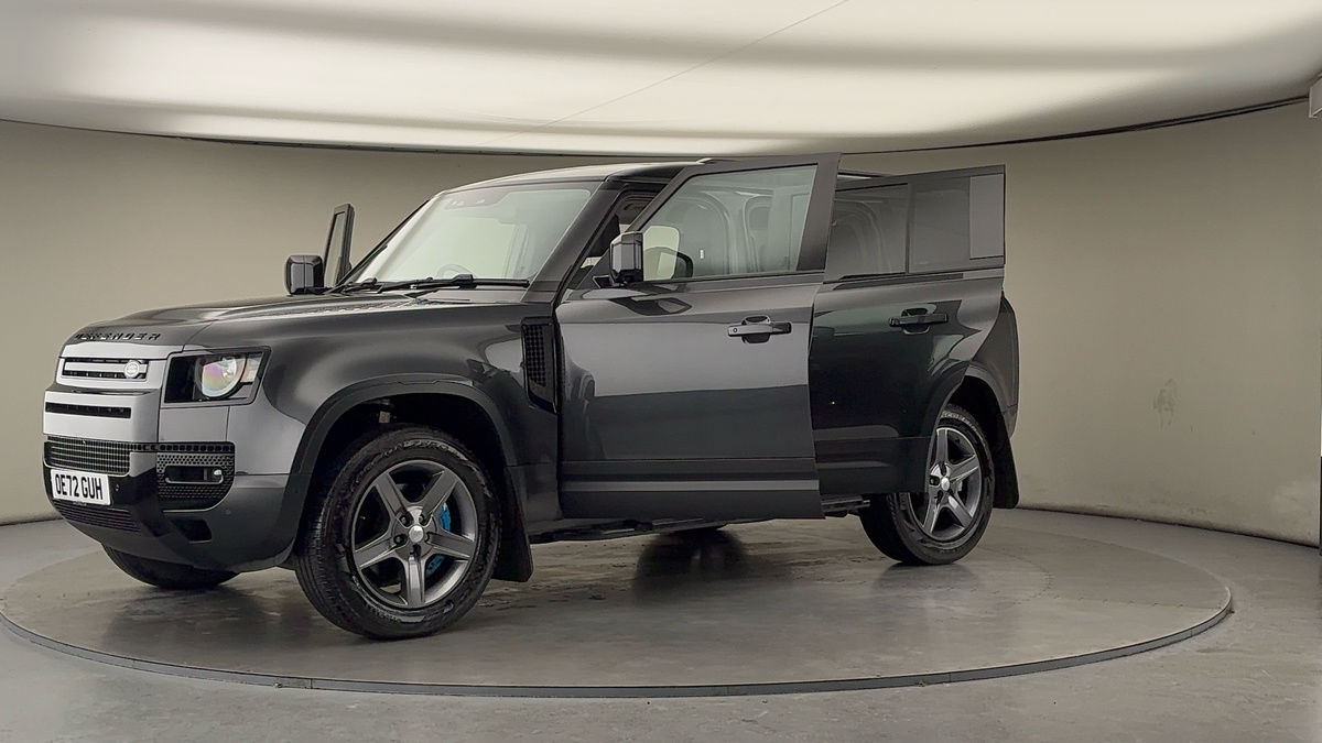 Land Rover Defender 110 Image 22