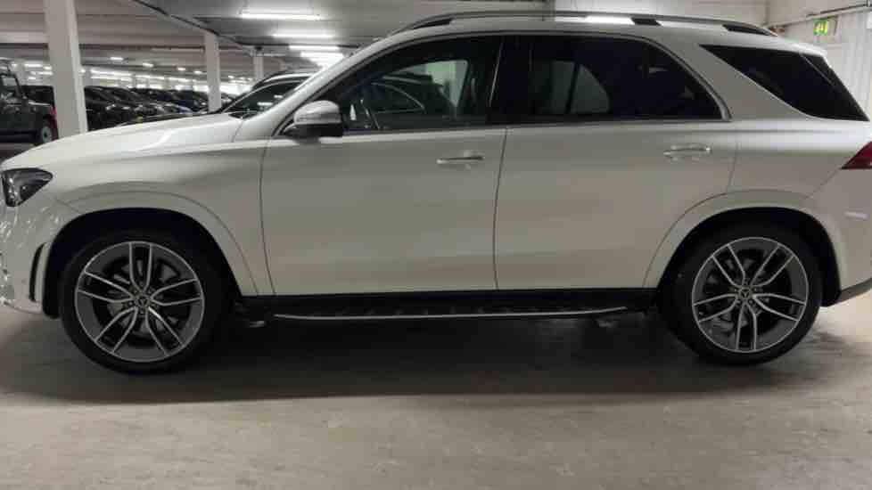 More views of Mercedes-Benz GLE