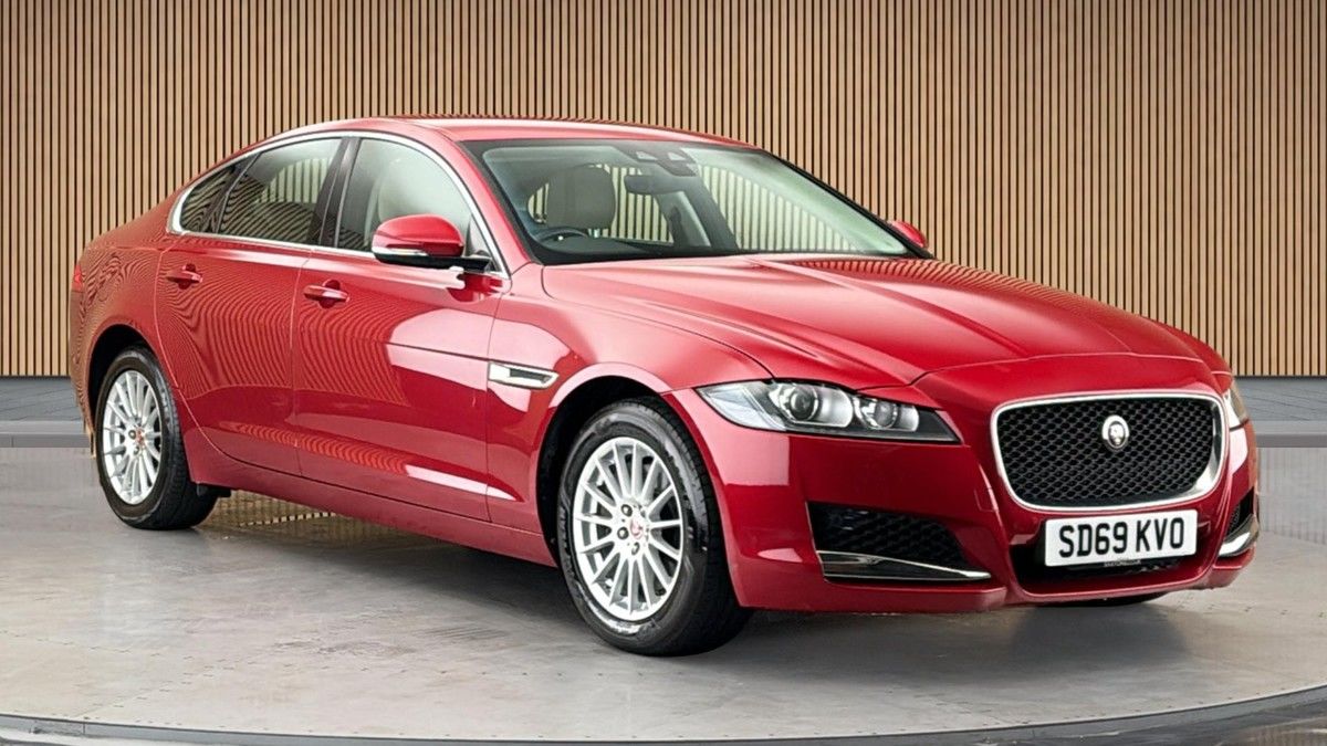 Jaguar XF Sticky Header Image