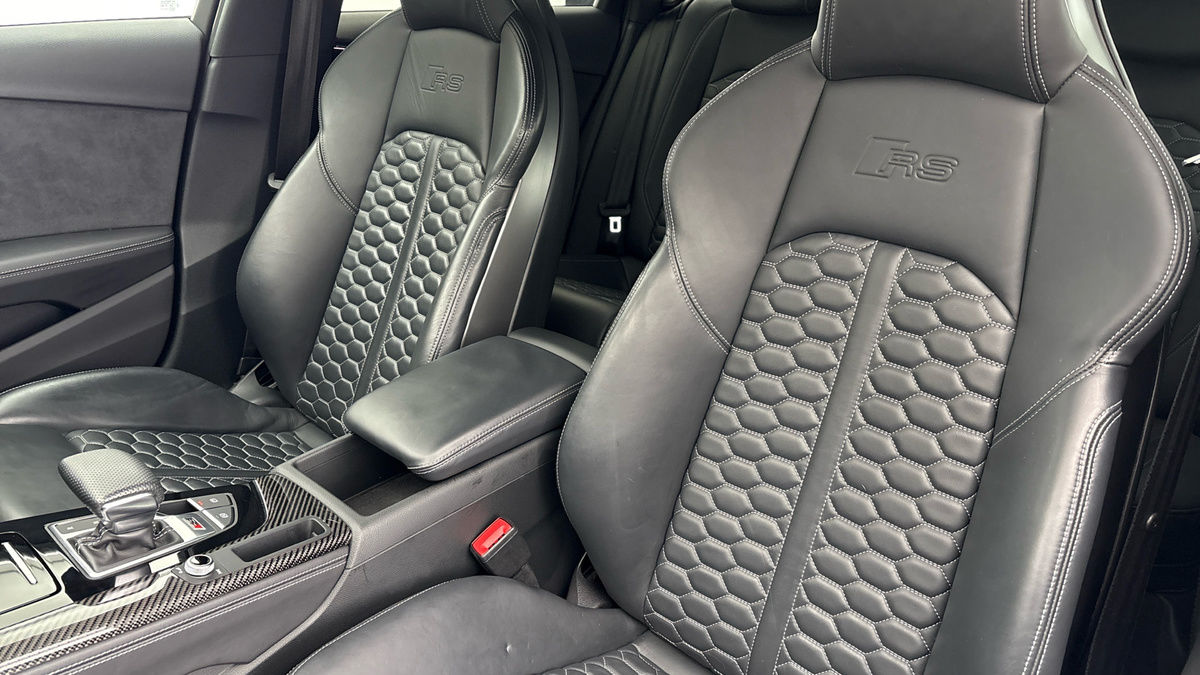 Audi RS4 Avant Image 7