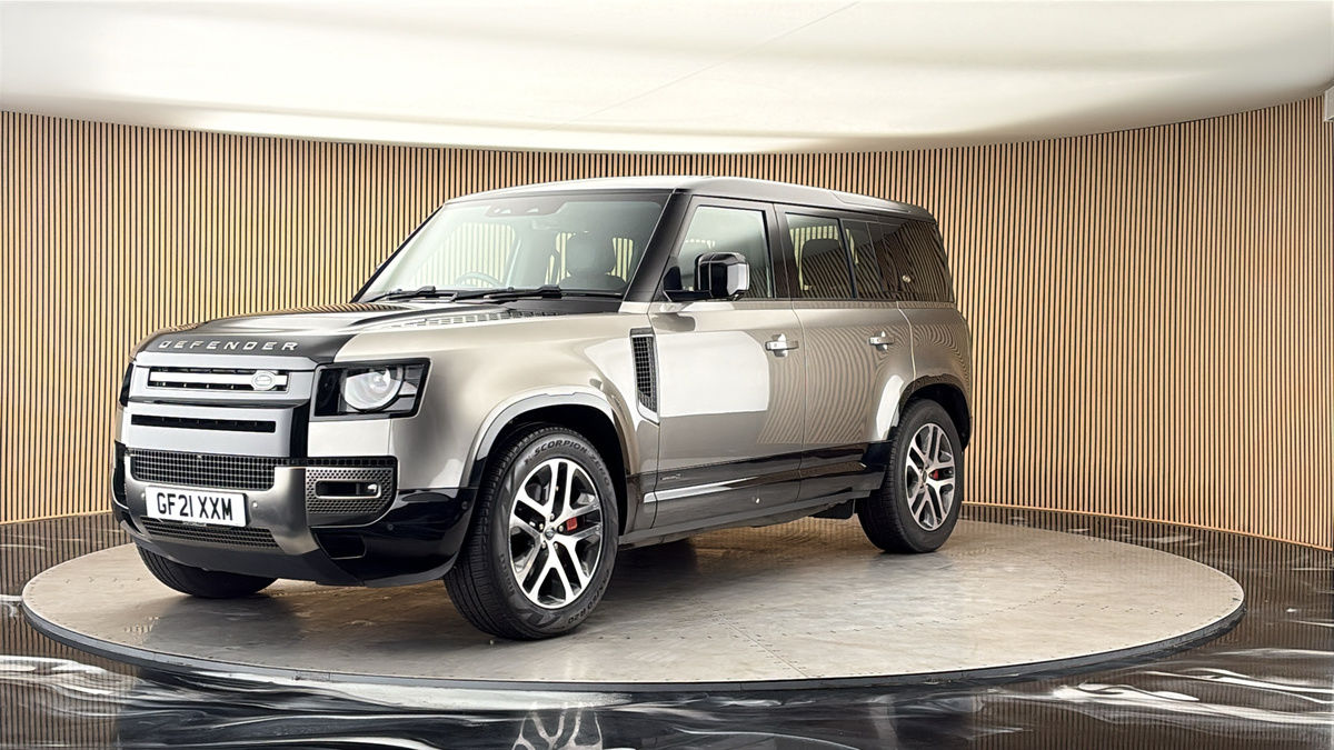 More views of Land Rover Defender 110