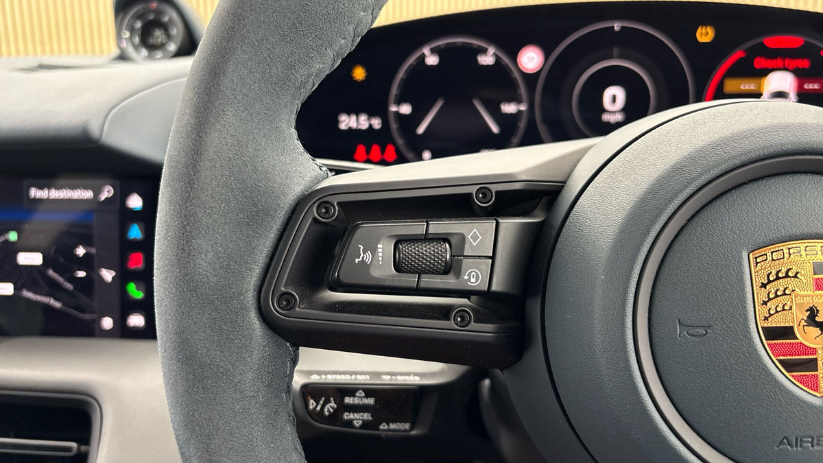 Porsche Taycan Image 13