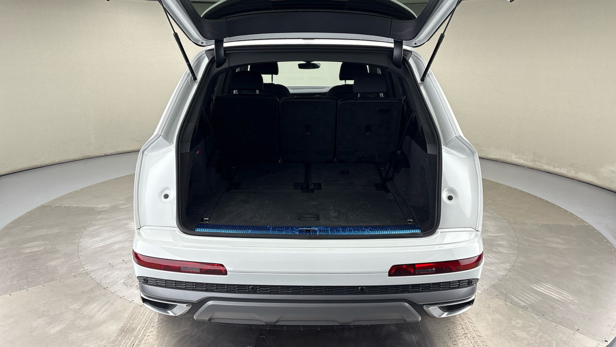 Audi Q7 Image 11