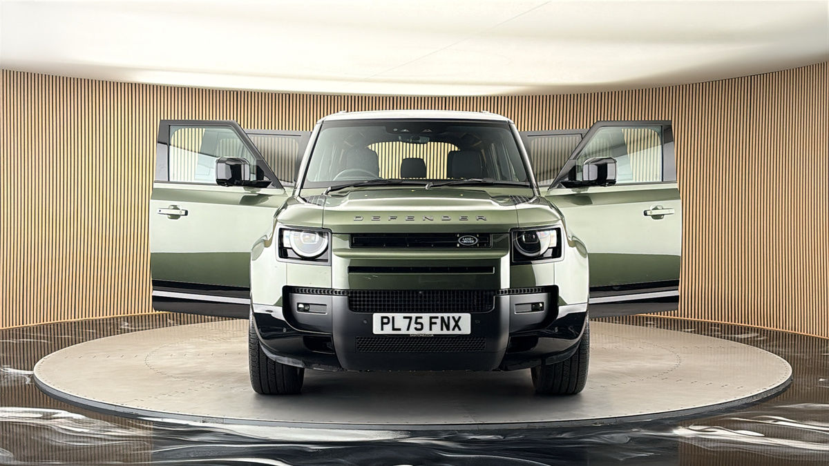 More views of Land Rover Defender 110